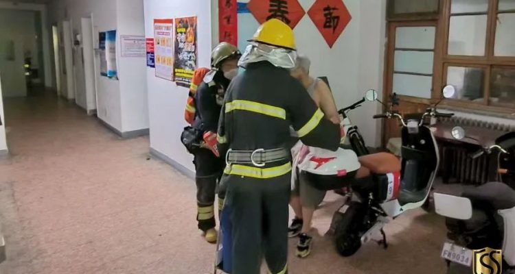 京城隊伍臨危不懼，協(xié)助救火獲表揚！